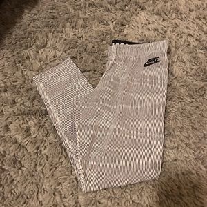 Nike Workout Crop Leggings